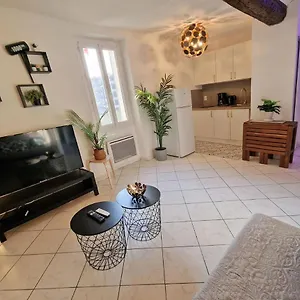 gregbnb-com-t2-design-30m-ouest.fr-provencehotel.com/